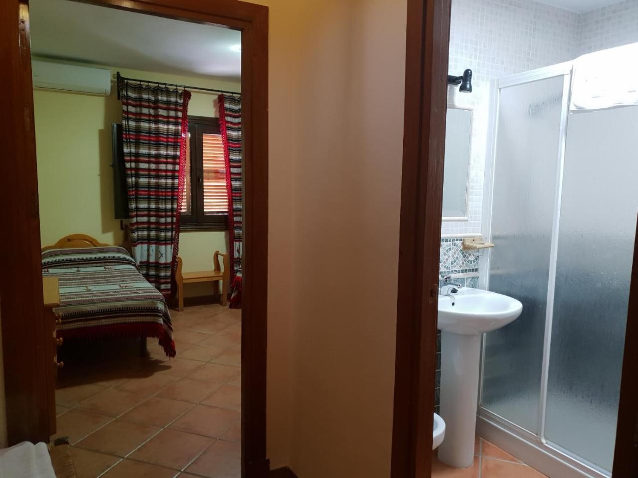 Hostal Пампанейра Экстерьер фото
